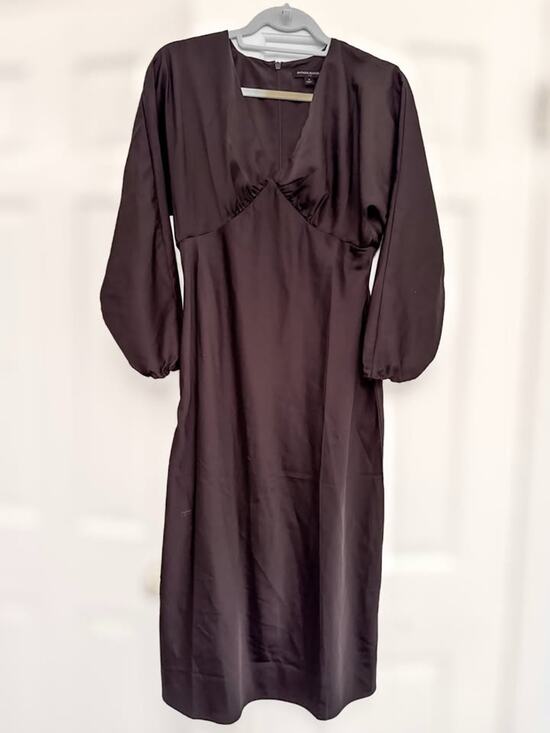 Dresses & Skirts - Banana Republic Black Satin V-Neck Long Sleeve Midi Dress Women's Size 4